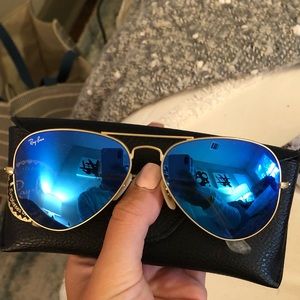 Blue land ray ban aviators